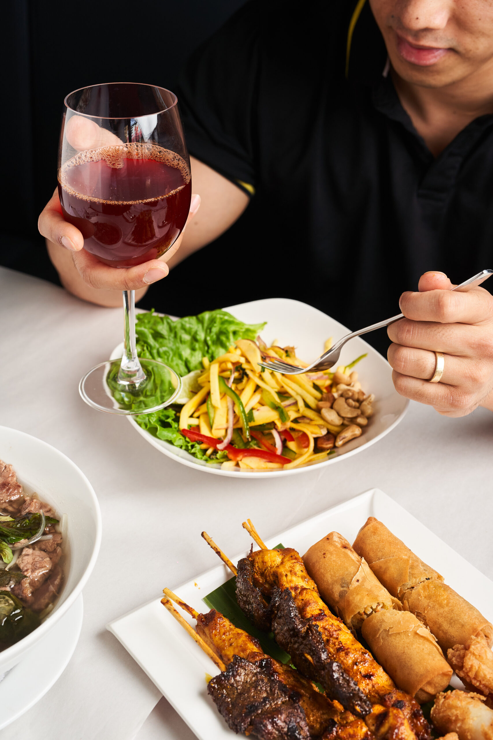 Twin Fish - Thai Cuisine